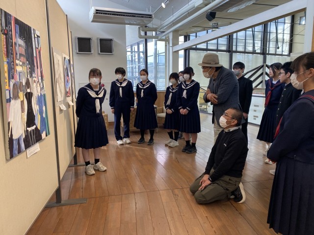 藤岡美術協会の方々より作品についてアドバイスをいただきました。